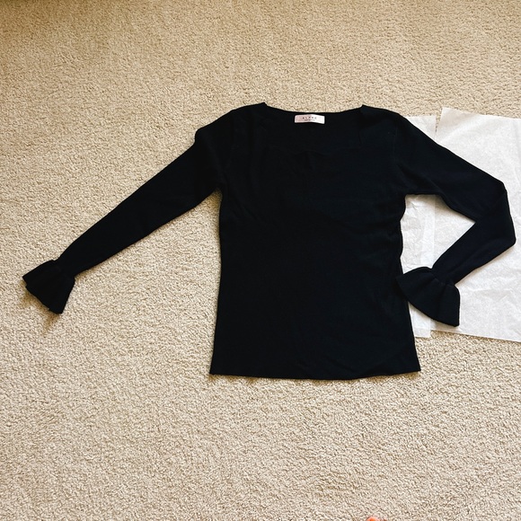 Black soft sweater made in Korea. Cute neck and cuff design. - Picture 6 of 6
